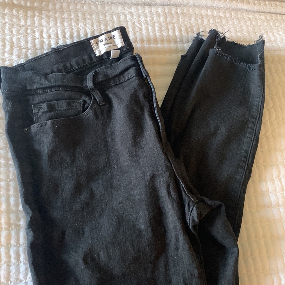 FRAME Black Le Skinny De Jeanne 26.5”